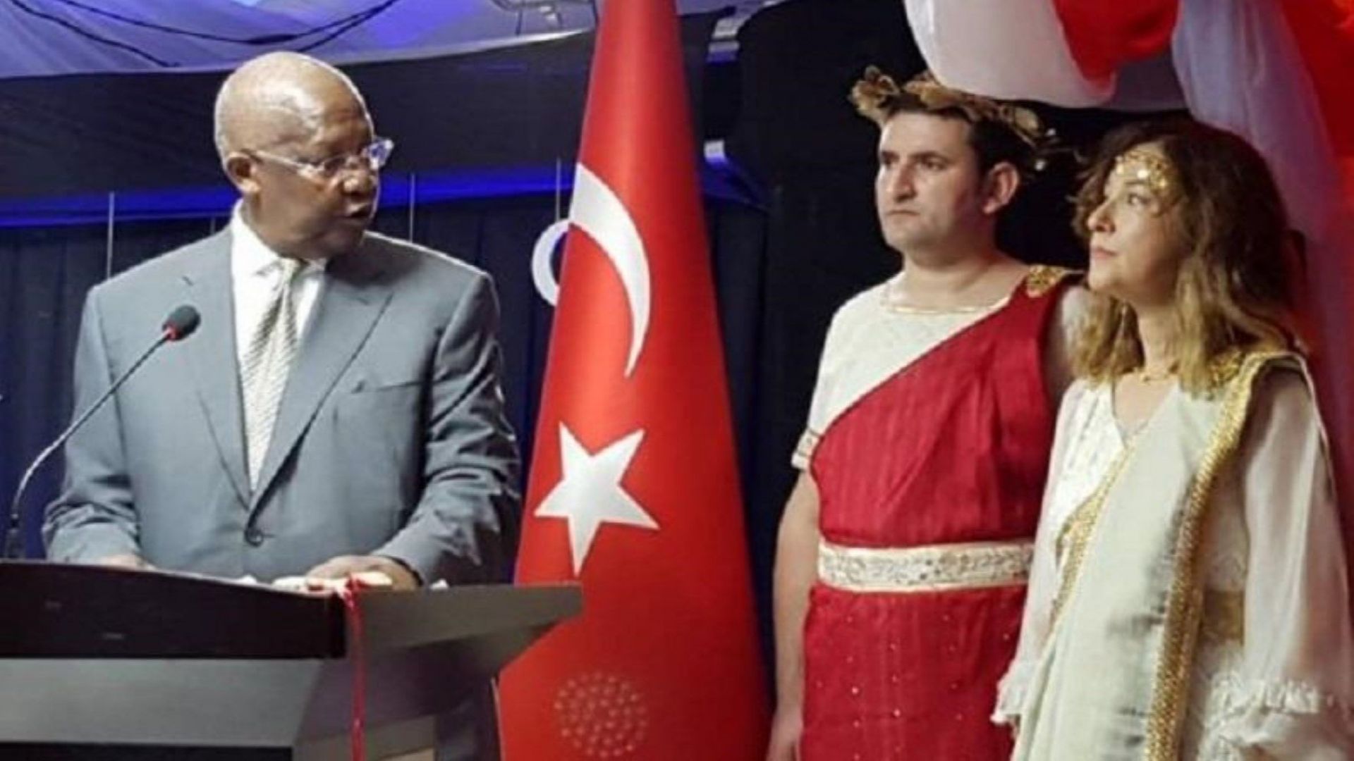 Турският посланик в Уганда Седеф Явузалп бе отзована след като