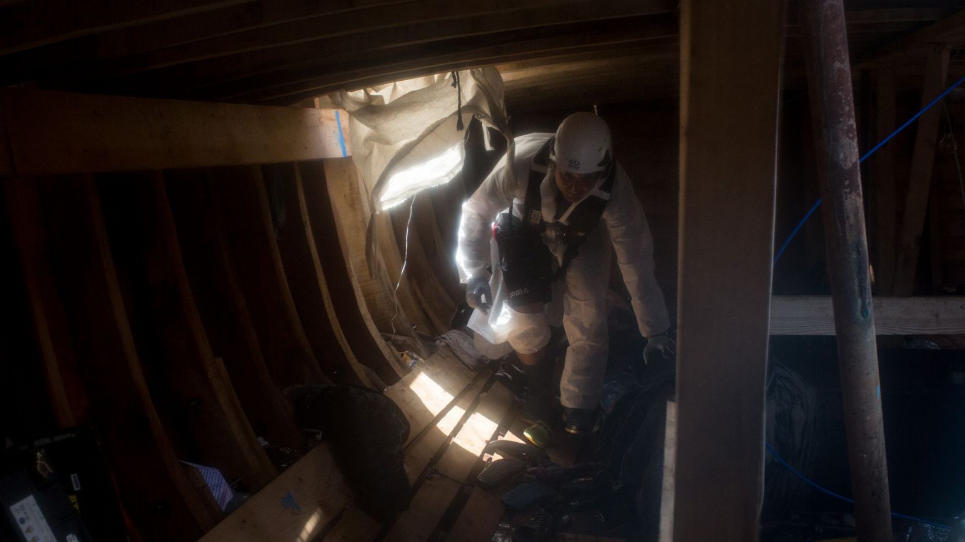 Спасители в Сицилия откриха труповете на 9 души в наводнена