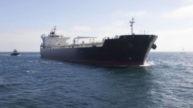 Въпреки санкциите Иран продължава да изнася петрол с танкери