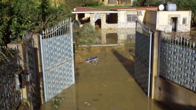 29 са вече жертвите на бурите и пороите в Италия