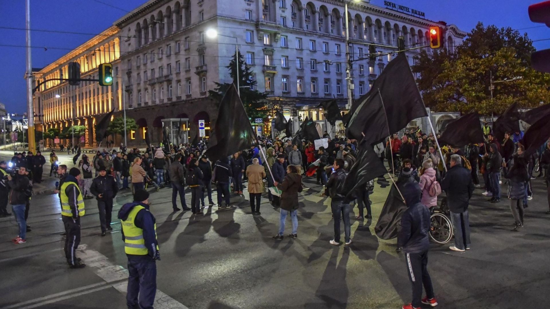 14 ден подред майките на деца с увреждания и хора