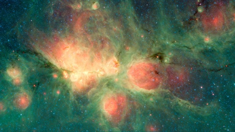 "Хъбъл" с нови данни за едни от първите звезди във Вселената
