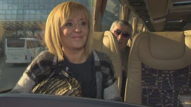 Мая Манолова в автобуса за Стара Загора: Никой няма да ме спре да работя