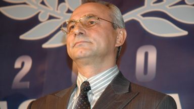 Почетният председател на ДПС Ахмед Доган отново бе поканен за