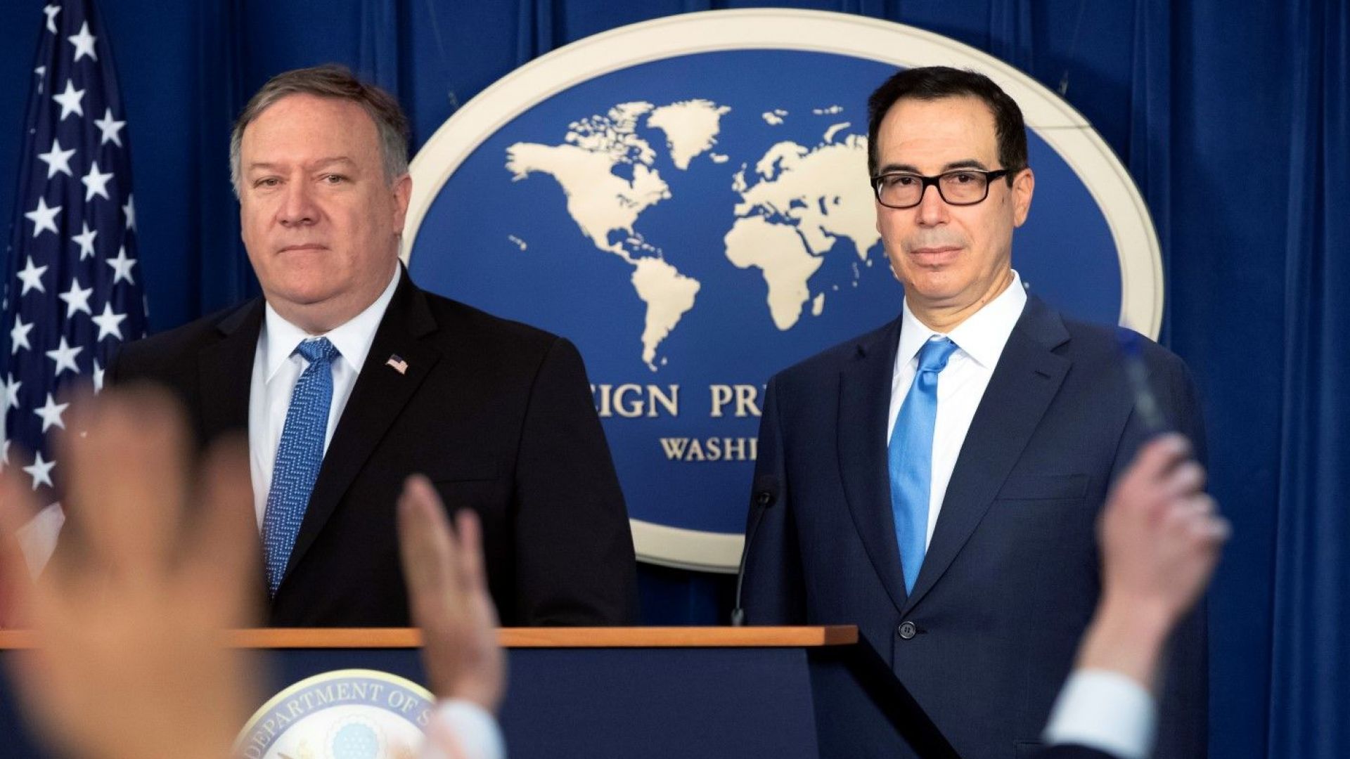 САЩ днес въведоха отново и затегнаха икономическите санкции срещу петролния