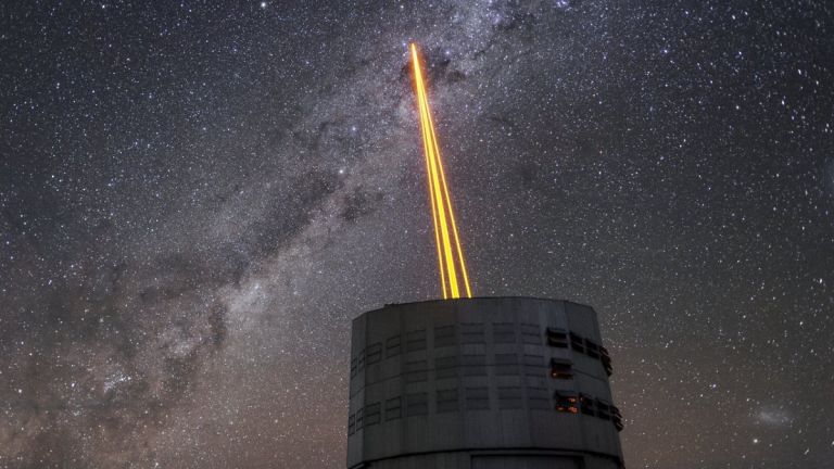 Мощен лазер ще казва на извънземните къде се намираме