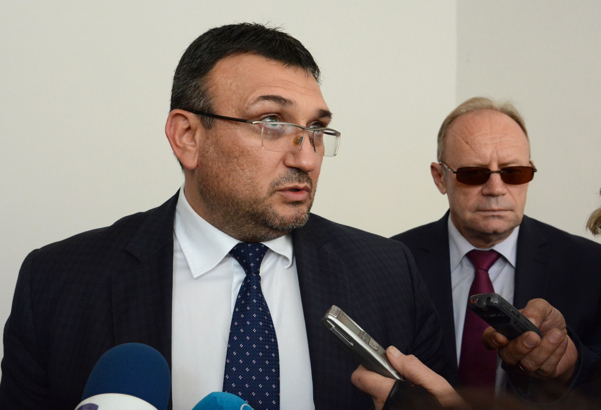 Увеличаването на глобите и налагането на санкции дава резултати, но не трайни, каза Младен Маринов