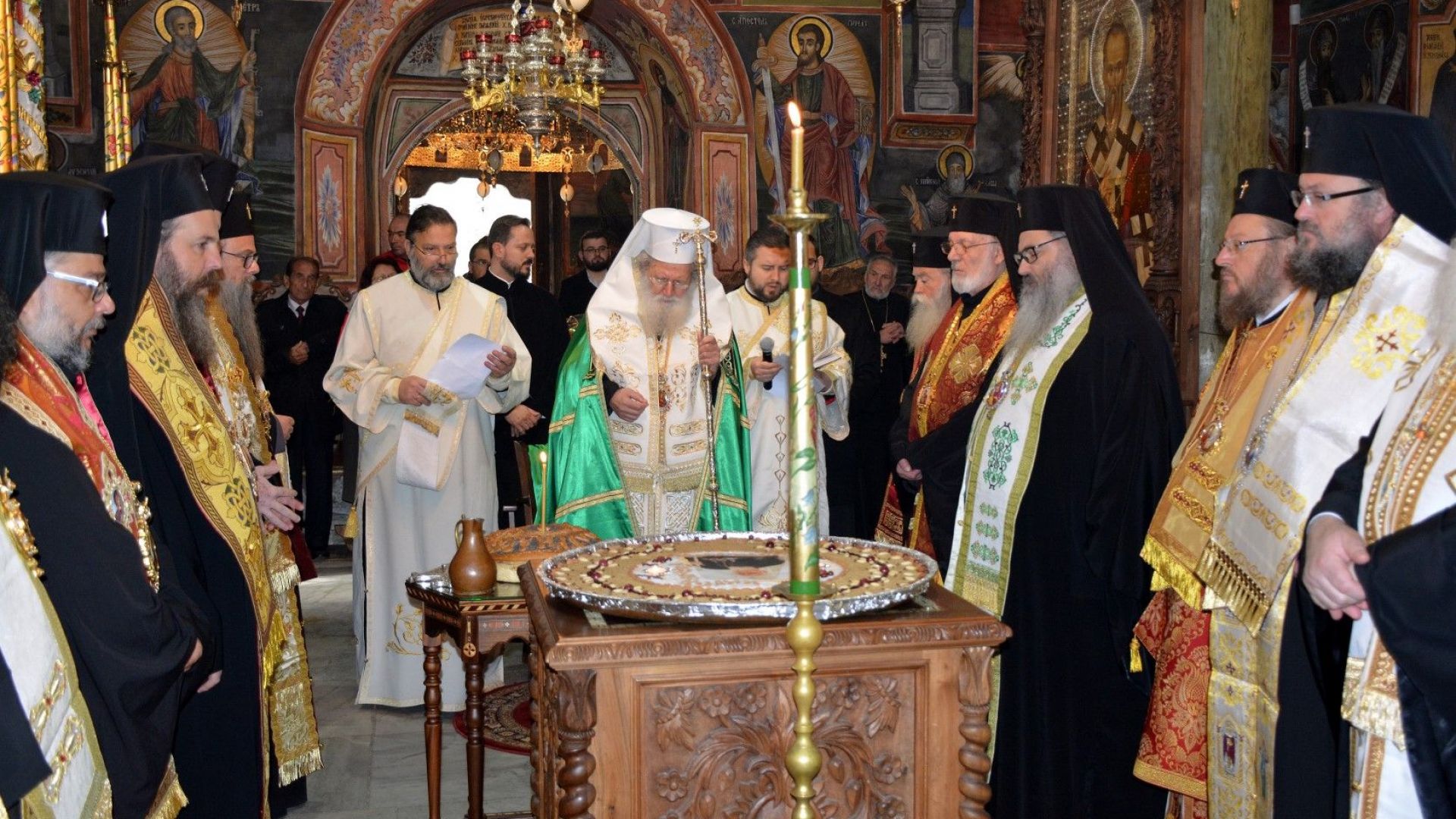 Светият синод се очаква да заседава в началото на декември
