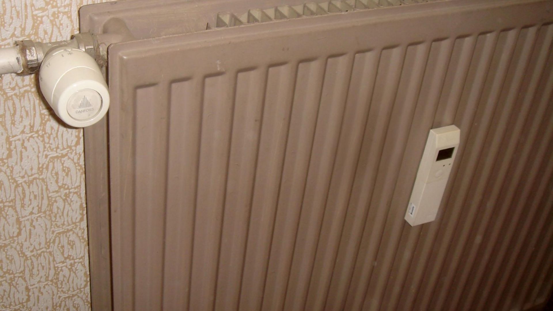 От днес започва поетапно включване на отоплението в Бургас съобщават