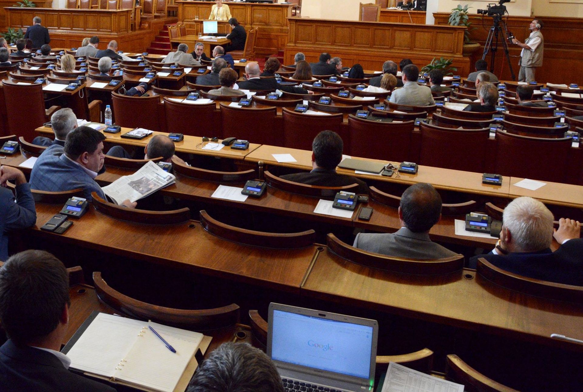Без дебат парламентът прие бюджета на държавните агенции и комисии за догодина