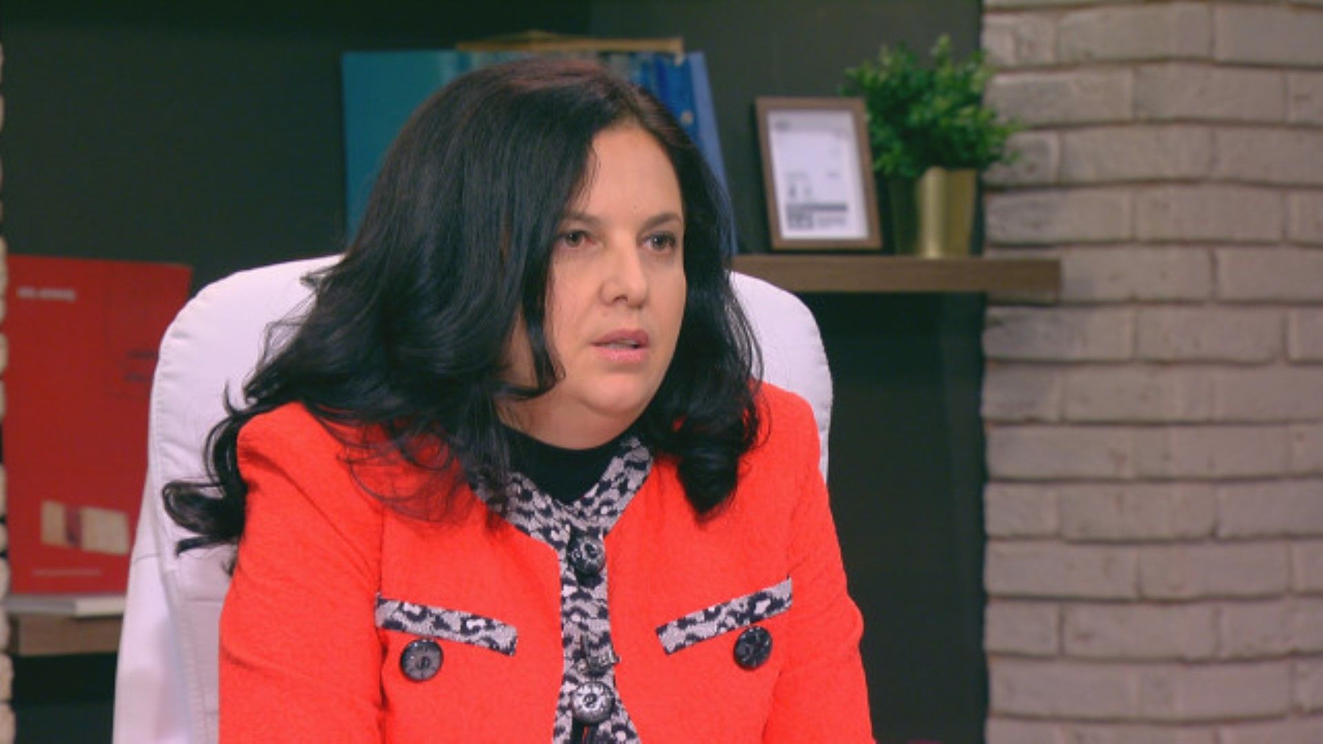 Дисциплинарно производство срещу Катя Матева като шеф на дирекция Българско