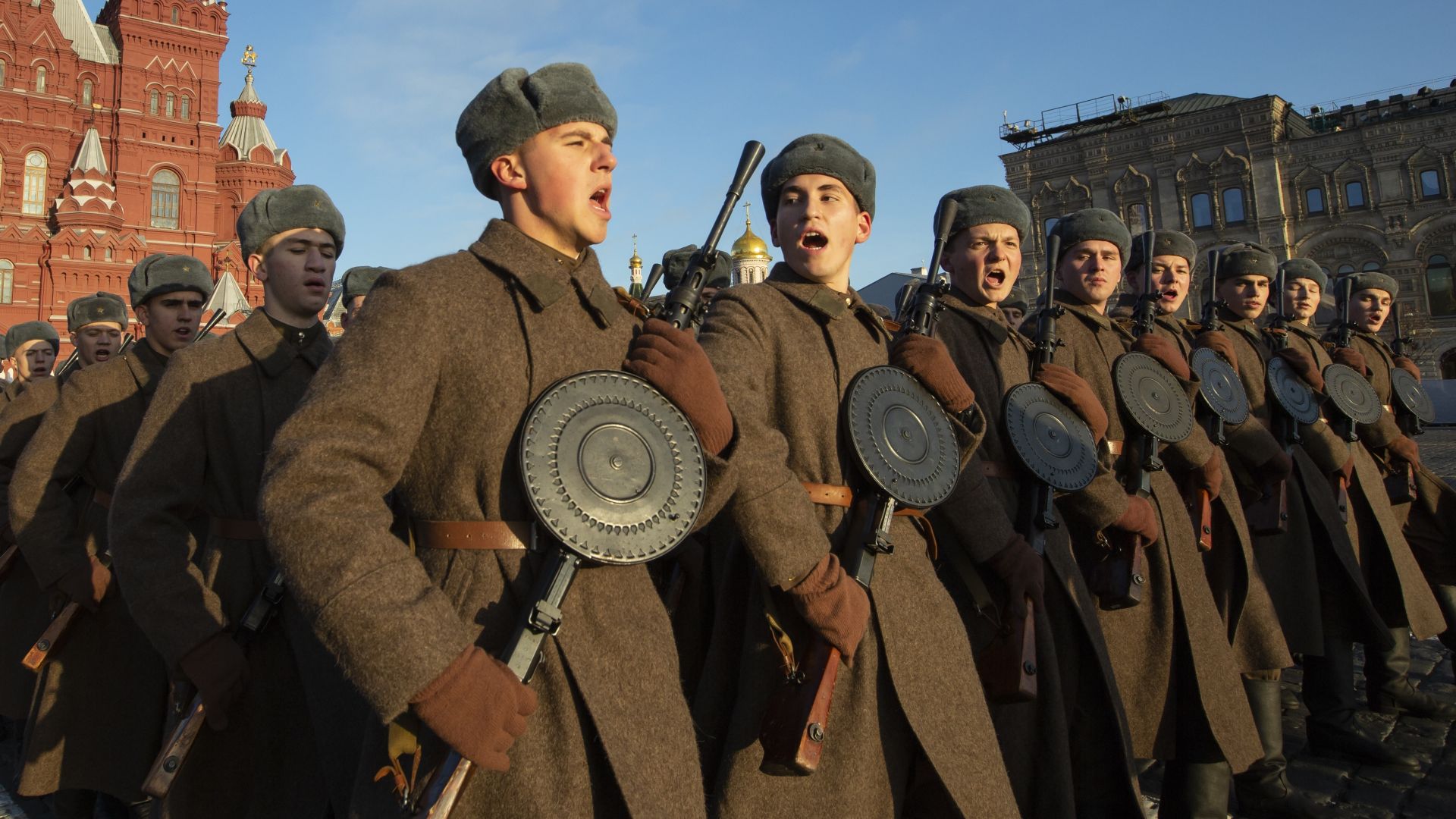 Русия пресъздаде историческия парад от 1941 г. (снимки и видео)