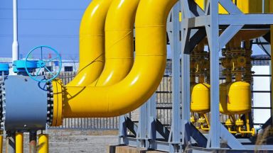Транзитът на руски природен газ през Украйна е намалял с 57% през януари