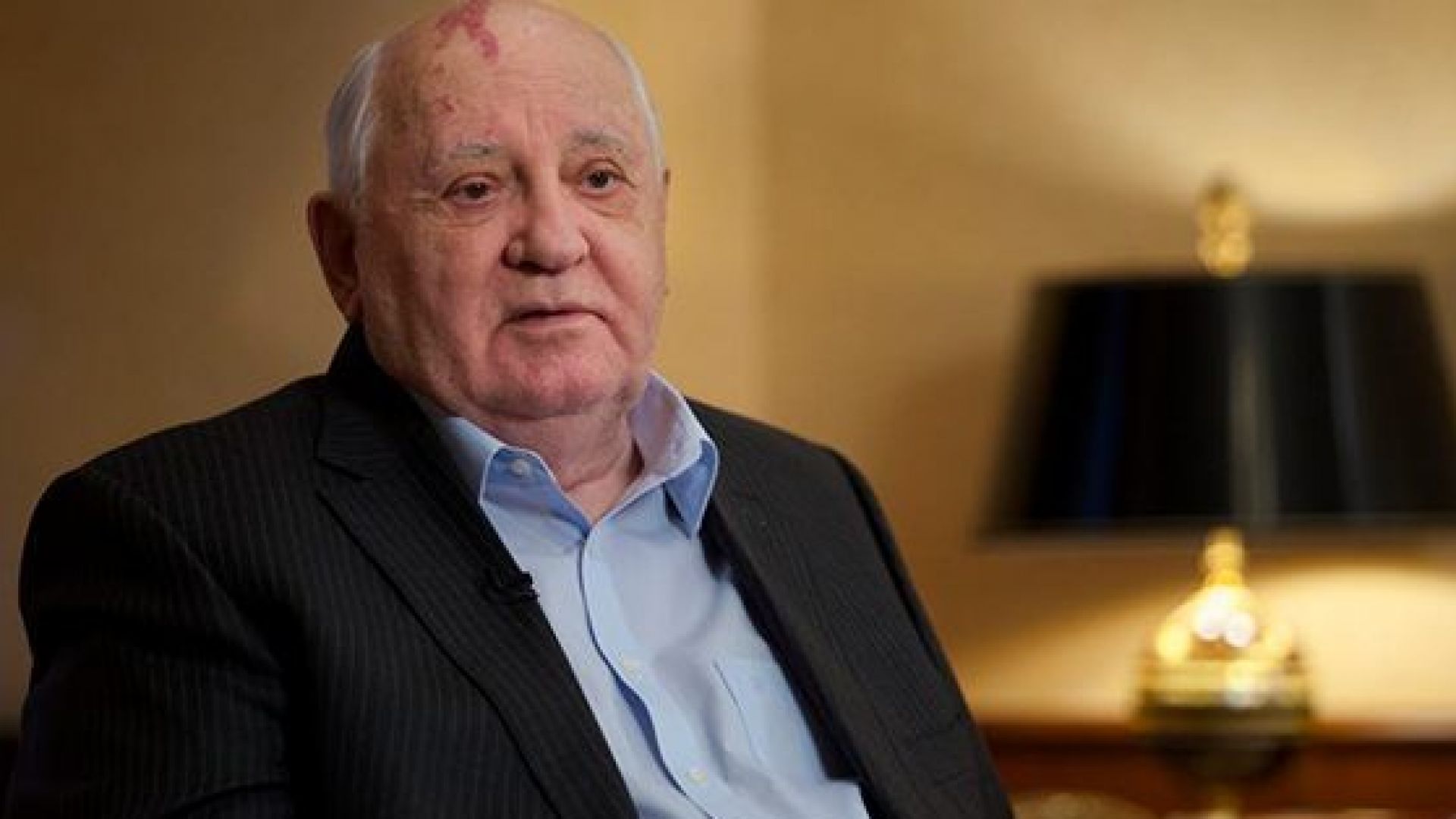 Бившият съветски лидер Михаил Горбачов призова днес за спешни усилия