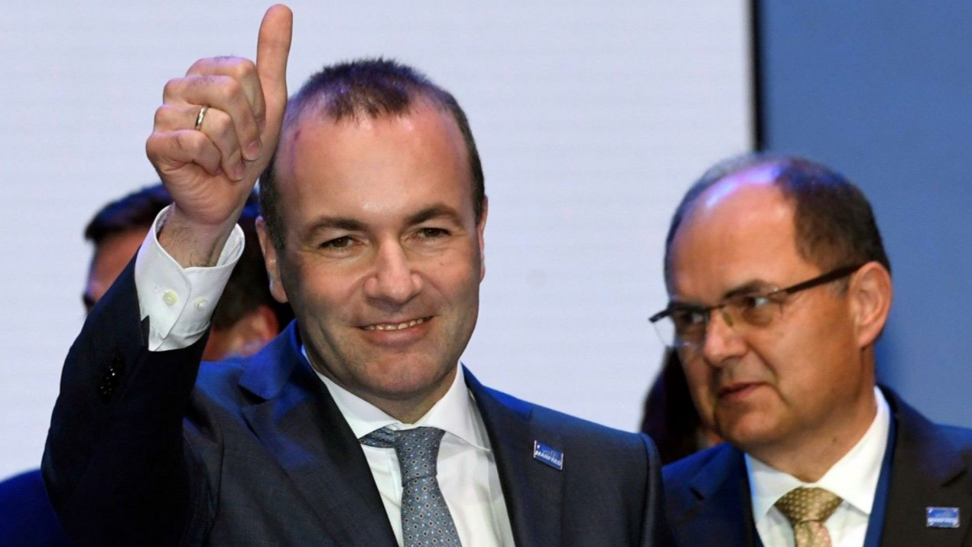 ЕС трябва да санкционира посредством европейските фондове страните членки които