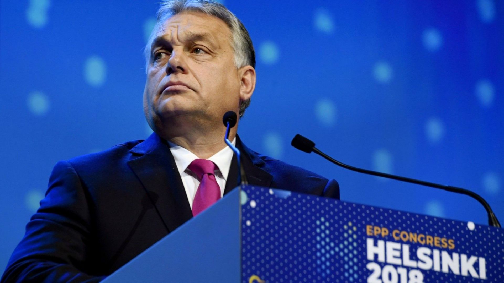 Унгарското правителство започна да разпраща по пощата анкетни листове за