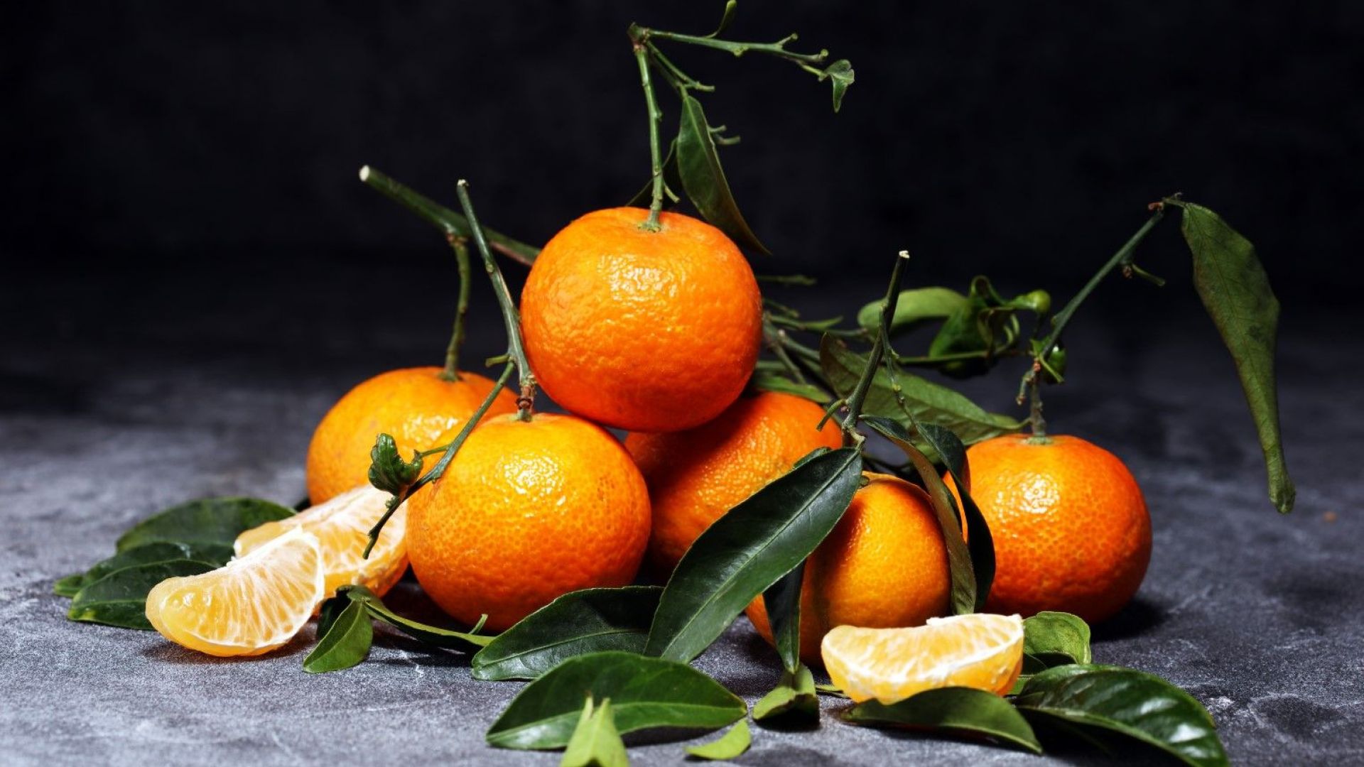 ЕС забрани вреден пестицид, с който се пръскат портокали и мандарини