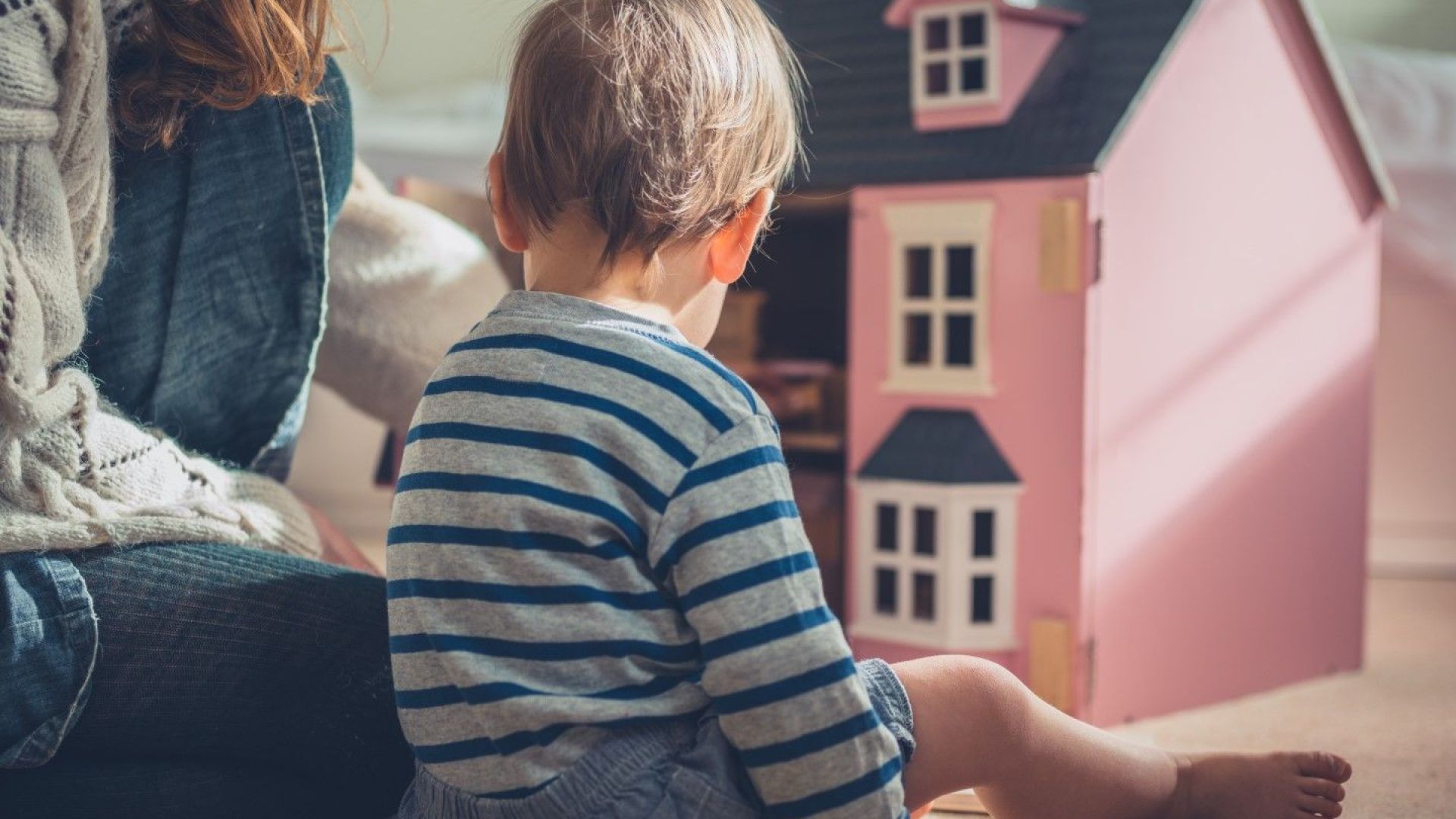 Доклад на учени разкрива спад във фертилността в почти половината