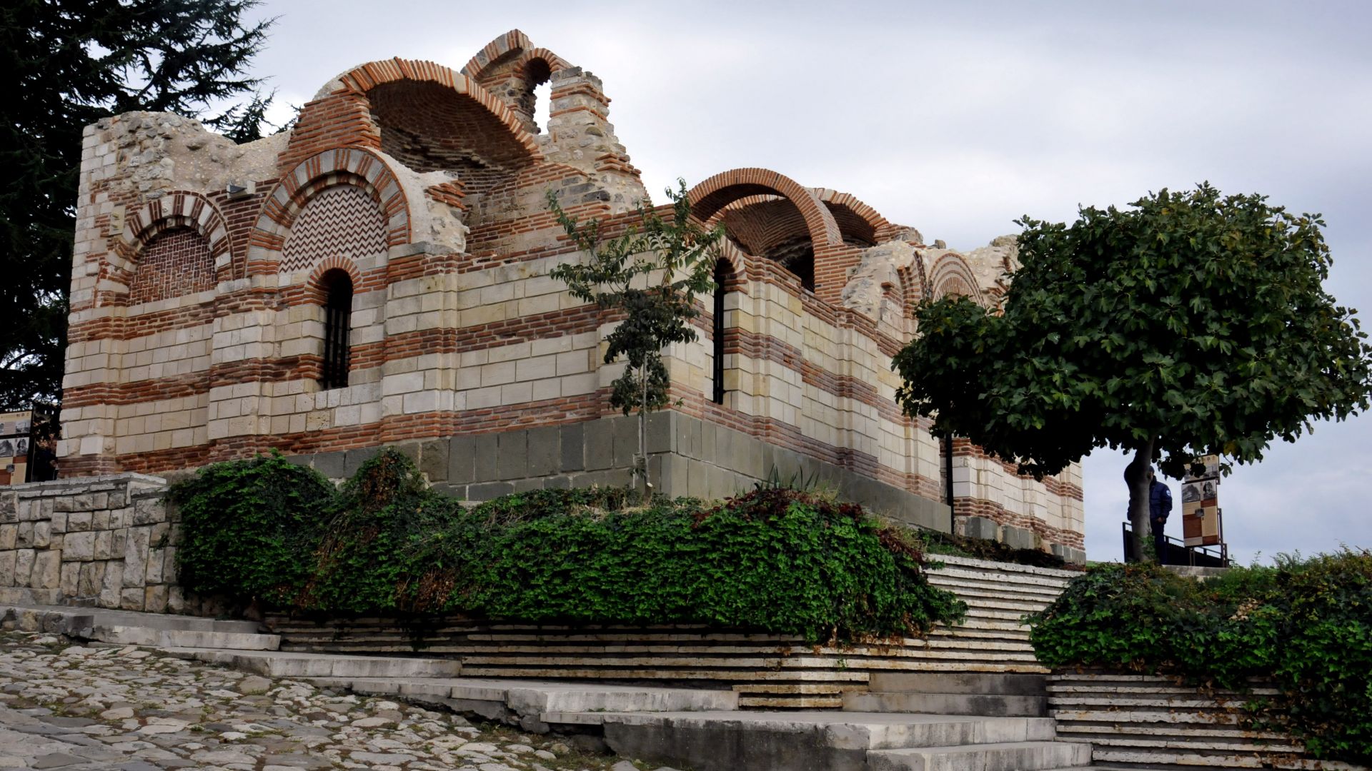 Реставрираха храм "Йоан Алитургетос" в Стария Несебър (снимки)