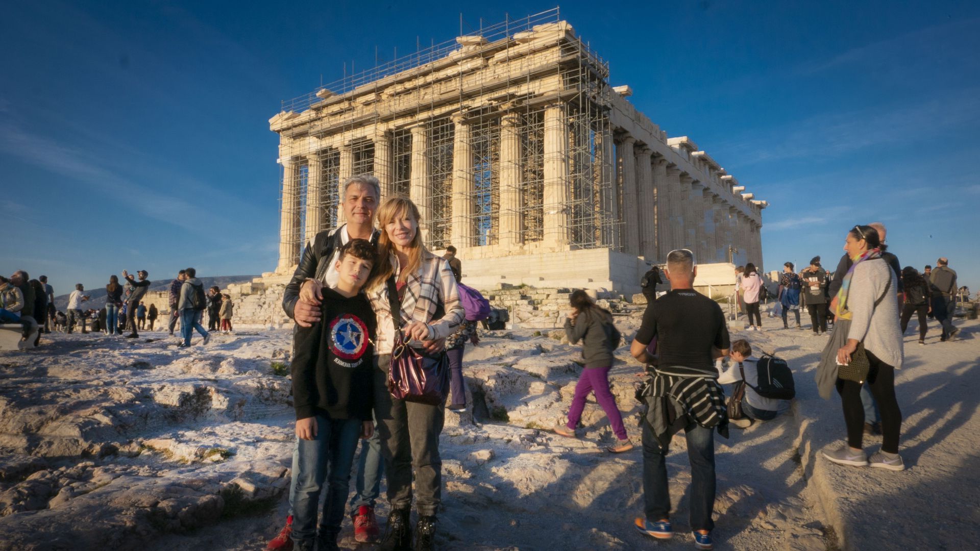 Мира, Жоро и малкият Жорко на Акропола 