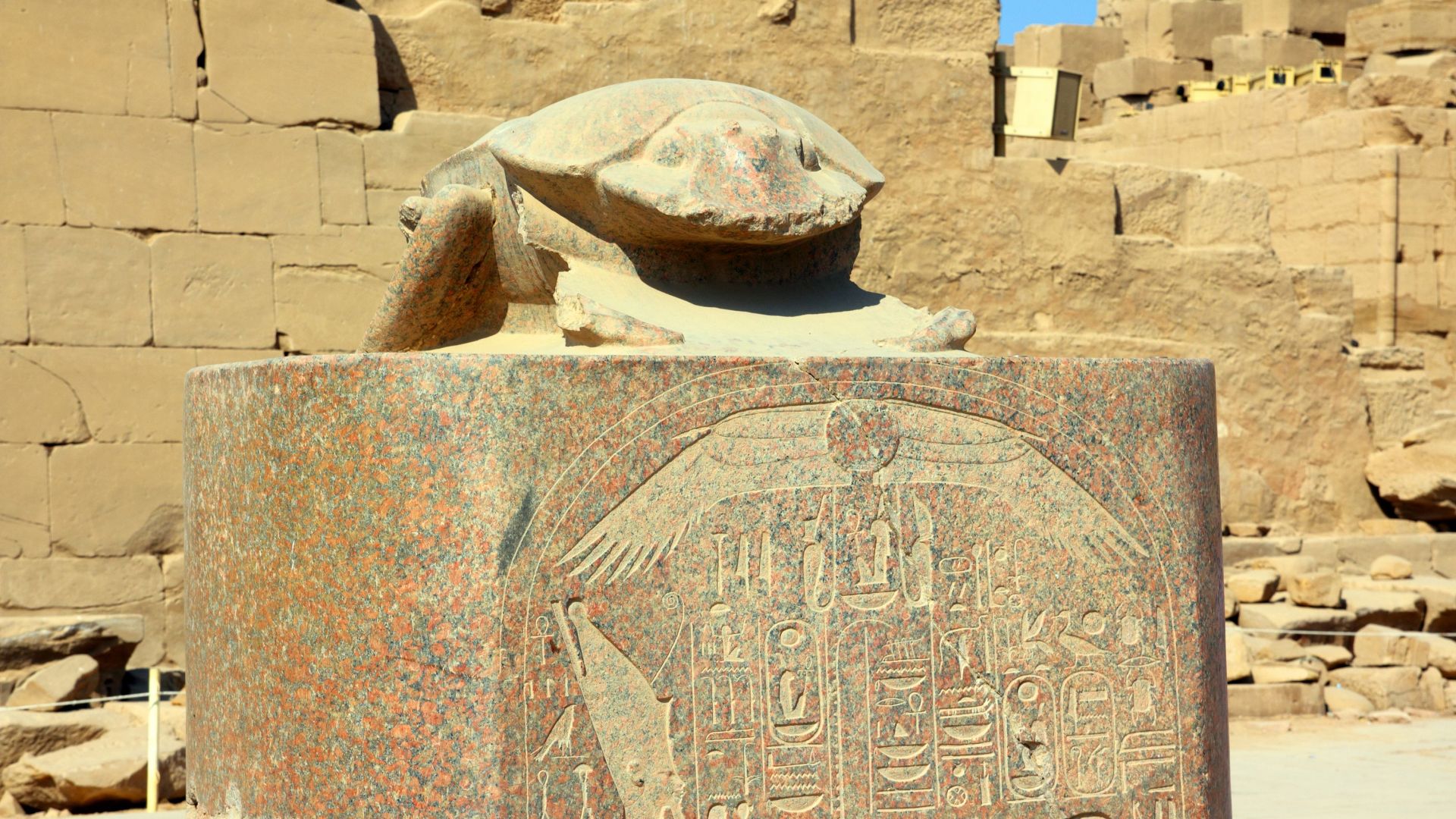 Археолози търсещи светилище на богинята Бастет в некропола Сакара край