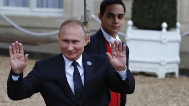  Путин застана зад Макрон за европейската войска 