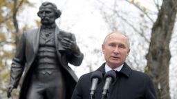 Паметник на Иван Тургенев беше открит в Москва