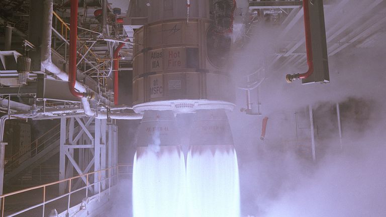"Роскосмос" има двигател за новата си супертежка ракета