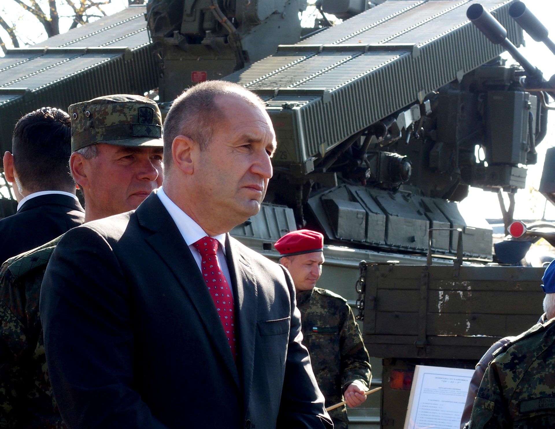 Президентът Румен Радев посети 61-ва Стрямска механизирана бригада в Карлово
