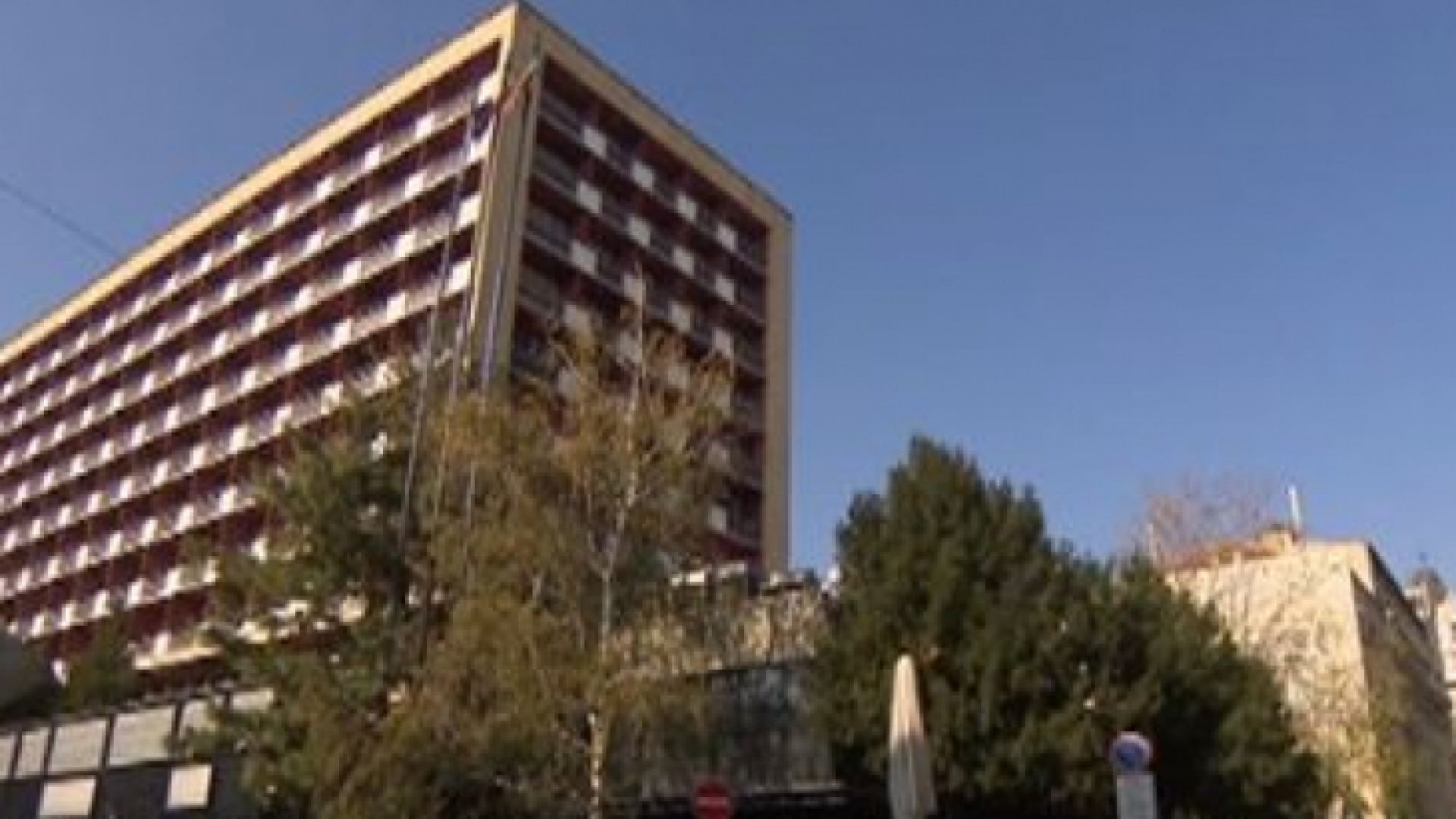 Собственикът на хотел "Рила" иска да дострои нова сграда на 10 етажа