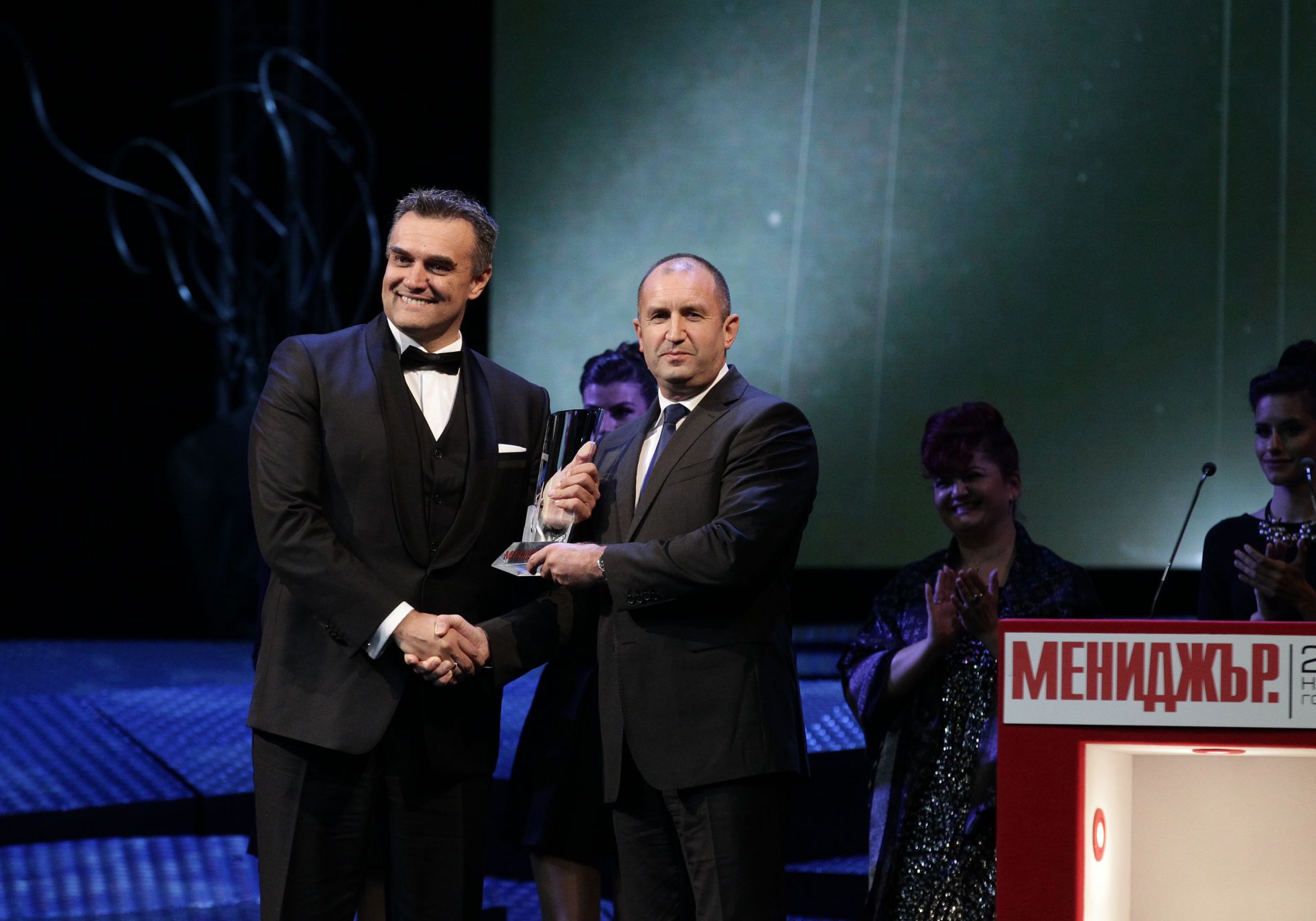 Александър Димитров, изпълнителен директор на А1 България, получи отличието "Мениджър на годината" за 2018 г. от президента Румен Радев