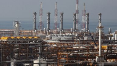 Иран разработи "механизъм", за да продължи да продава петрол на Сеул
