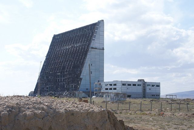 Изгорялата радарната станция в Казахстан
