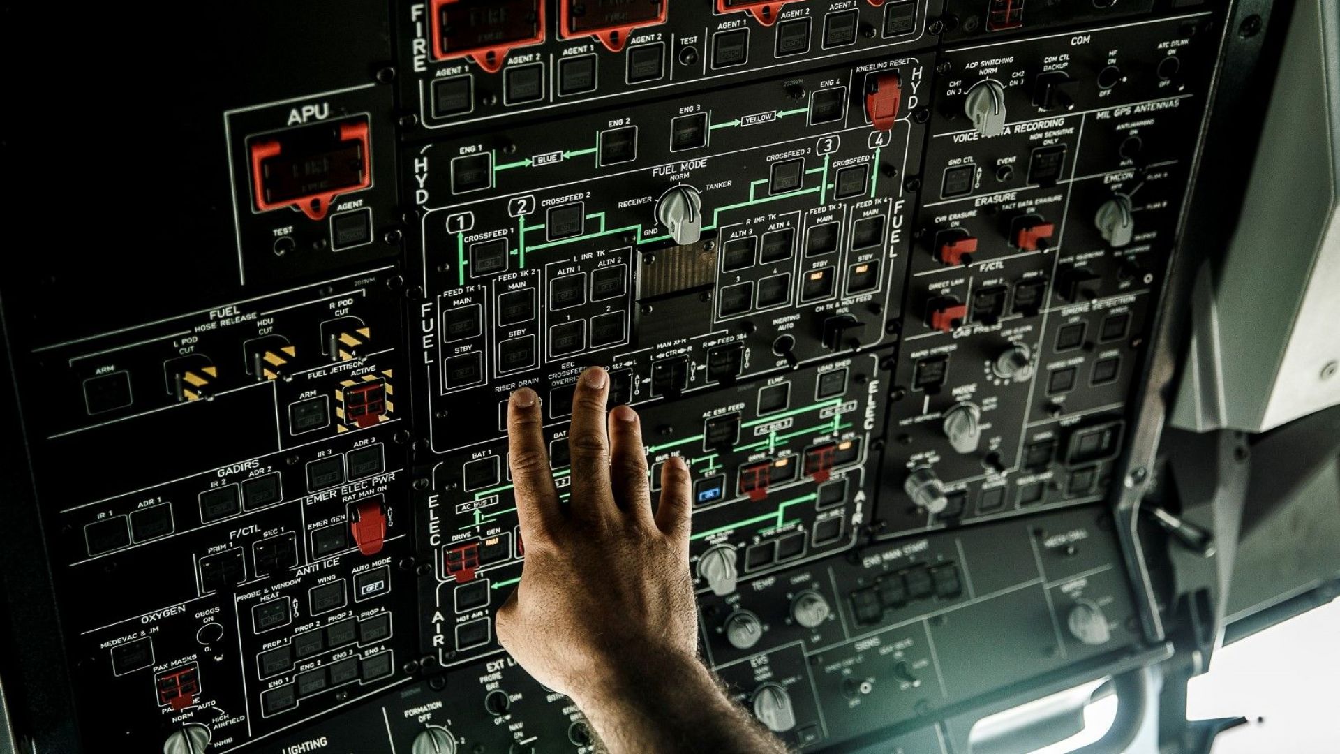 Ирландските авиационни власти разследват доклад за появили се ярки светлини