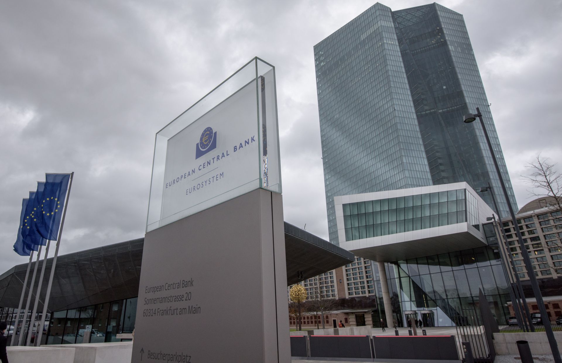 Евроскептици сезираха Конституционния съд в Германия срещу действията на ЕЦБ, чиято централа е във Франкфурт