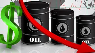 Цената на петрола рухна. Какво се случи?