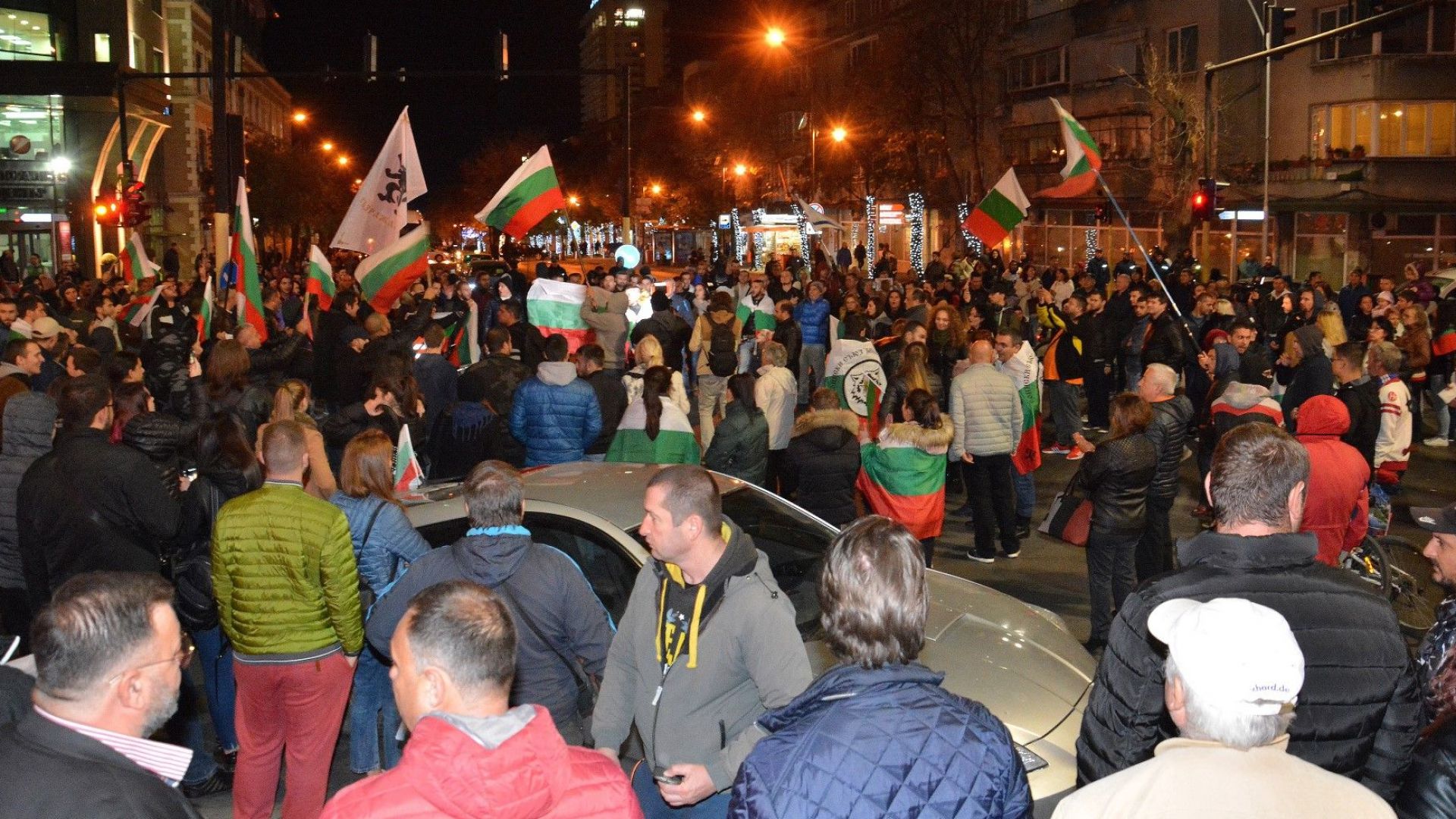 Бунтовните комитети по места приканват всички българи омерзени от системата