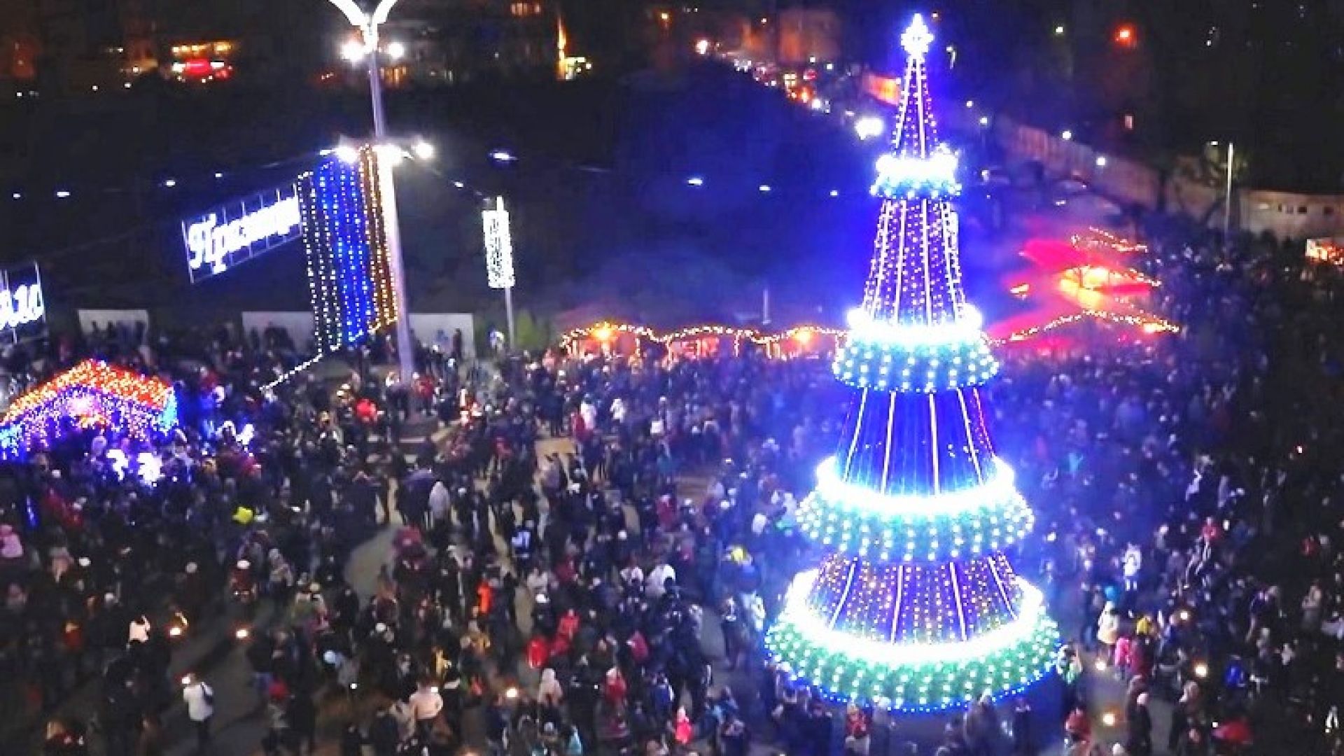 Тази година Бургас ще посрещне Коледа с три нови елхи