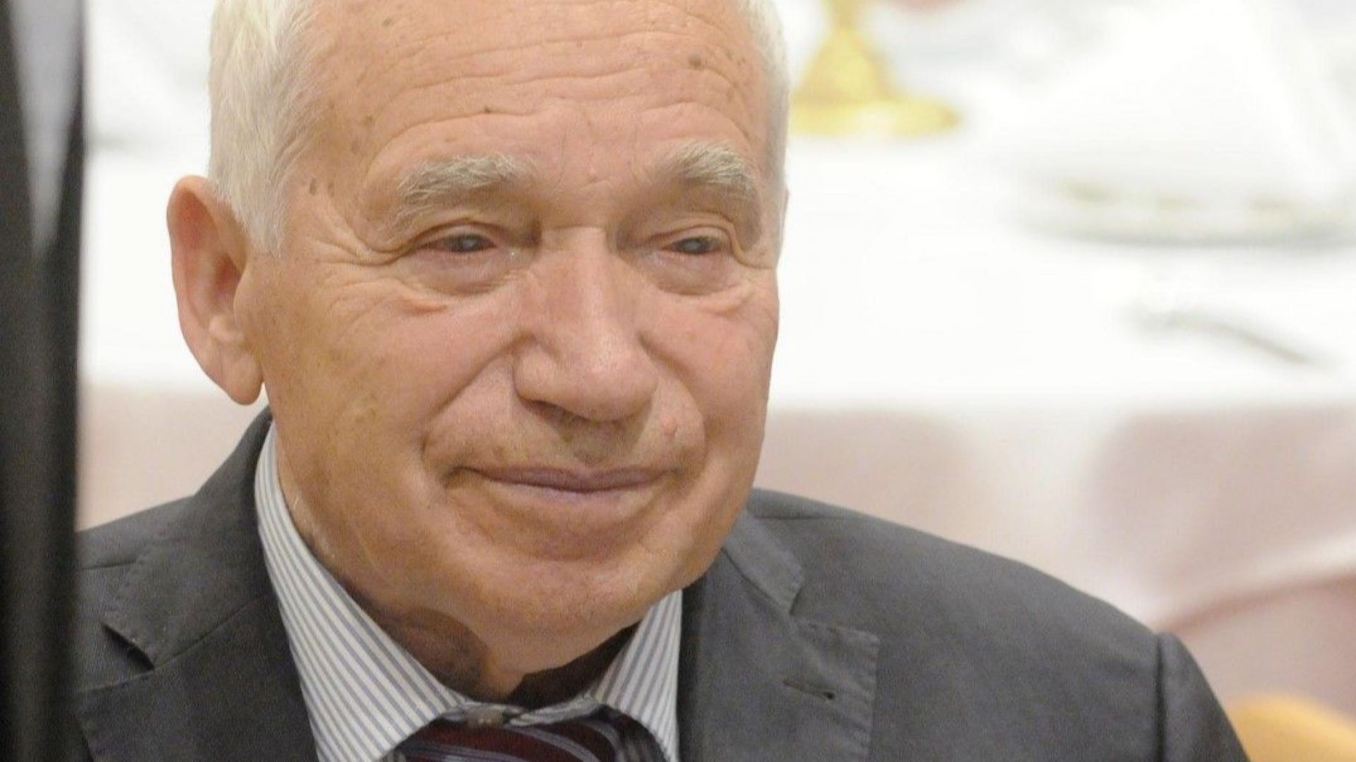 Президентът Румен Радев засега отказва да заеме позиция по петицията
