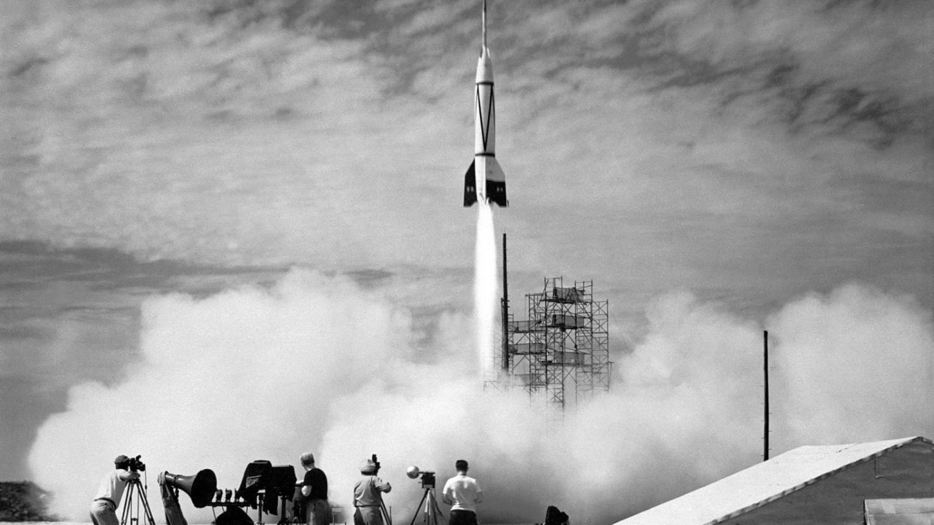 V-2 e първата ракета, успяла да прекоси границата между атмосферата и Космоса