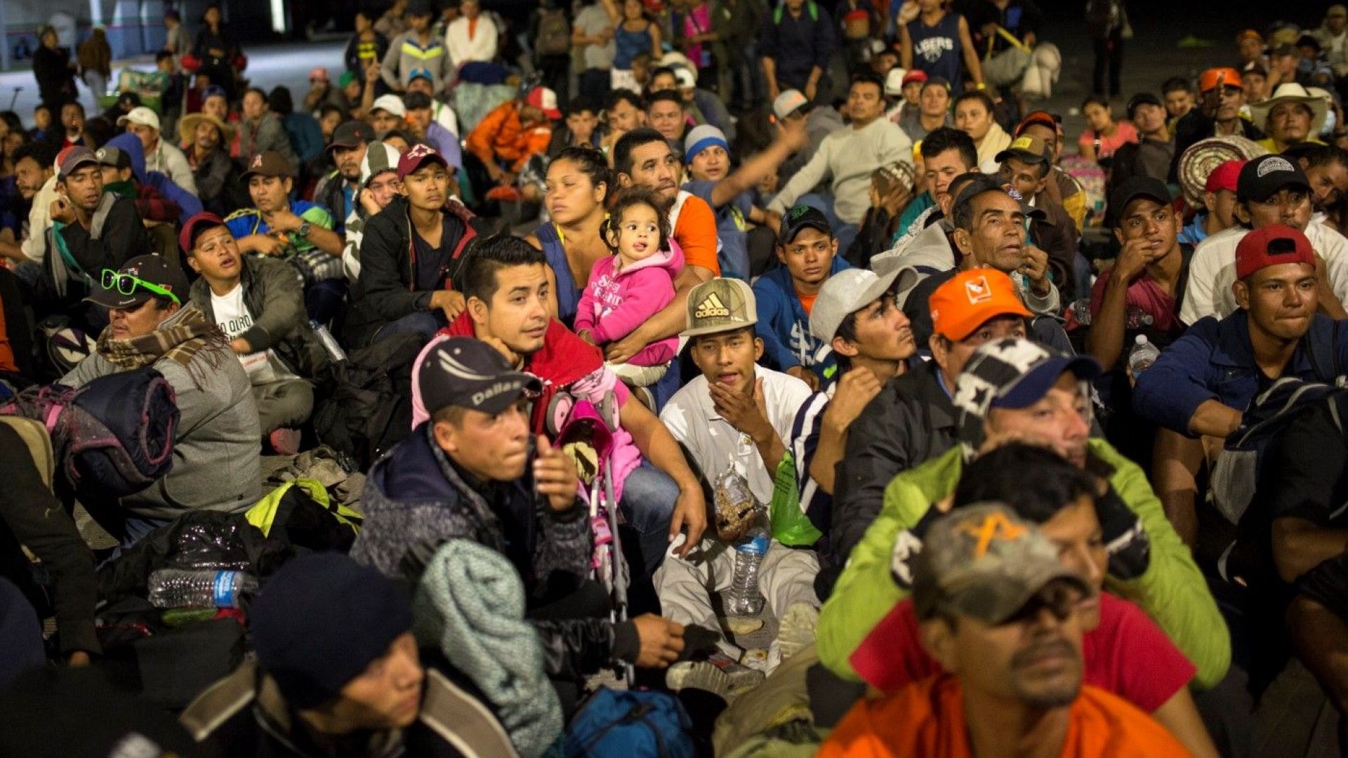 Стотици мигранти които са част от кервана поел от Хондурас