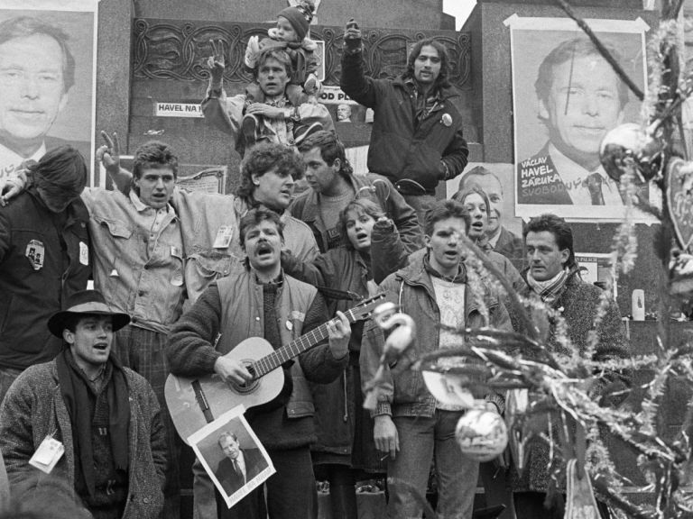 Денят, в който започна Нежната революция в Чехия (снимки и видео) | Днес.dir.bg
