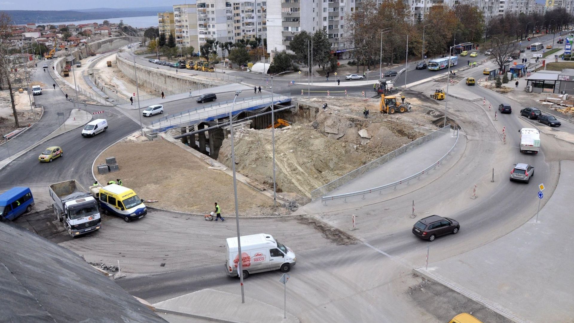 Кръговото кръстовище на бул Владислав Варненчик е напълно отворено за
