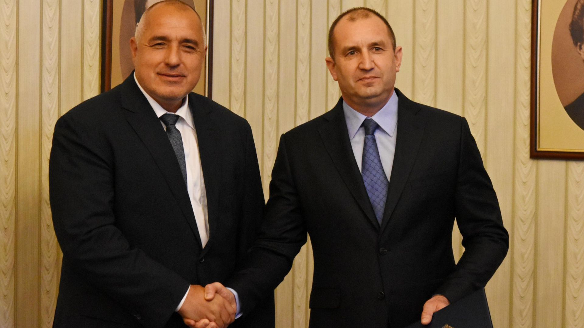 Премиерът Бойко Борисов прие поканата на президента Румен Радев за