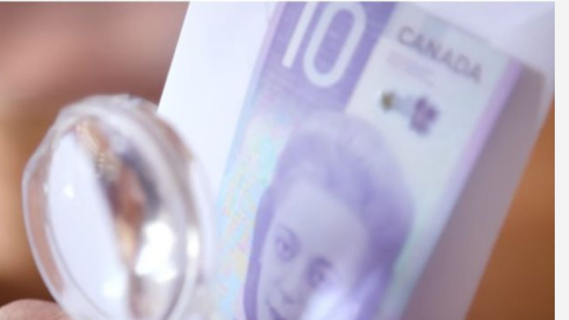 Канада пуска вертикална банкнота