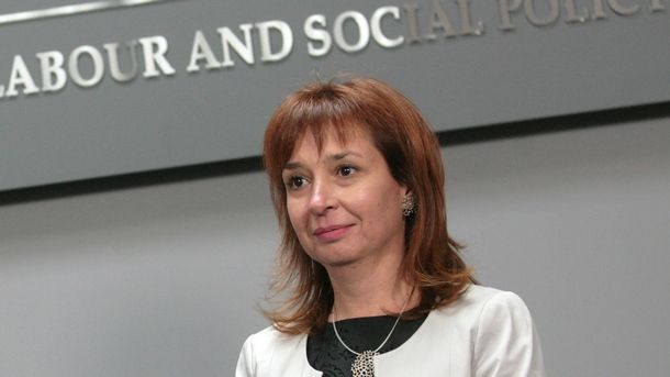 Основната причина за завръщането им е ръстът на заплатите, смята Зорница Русинова