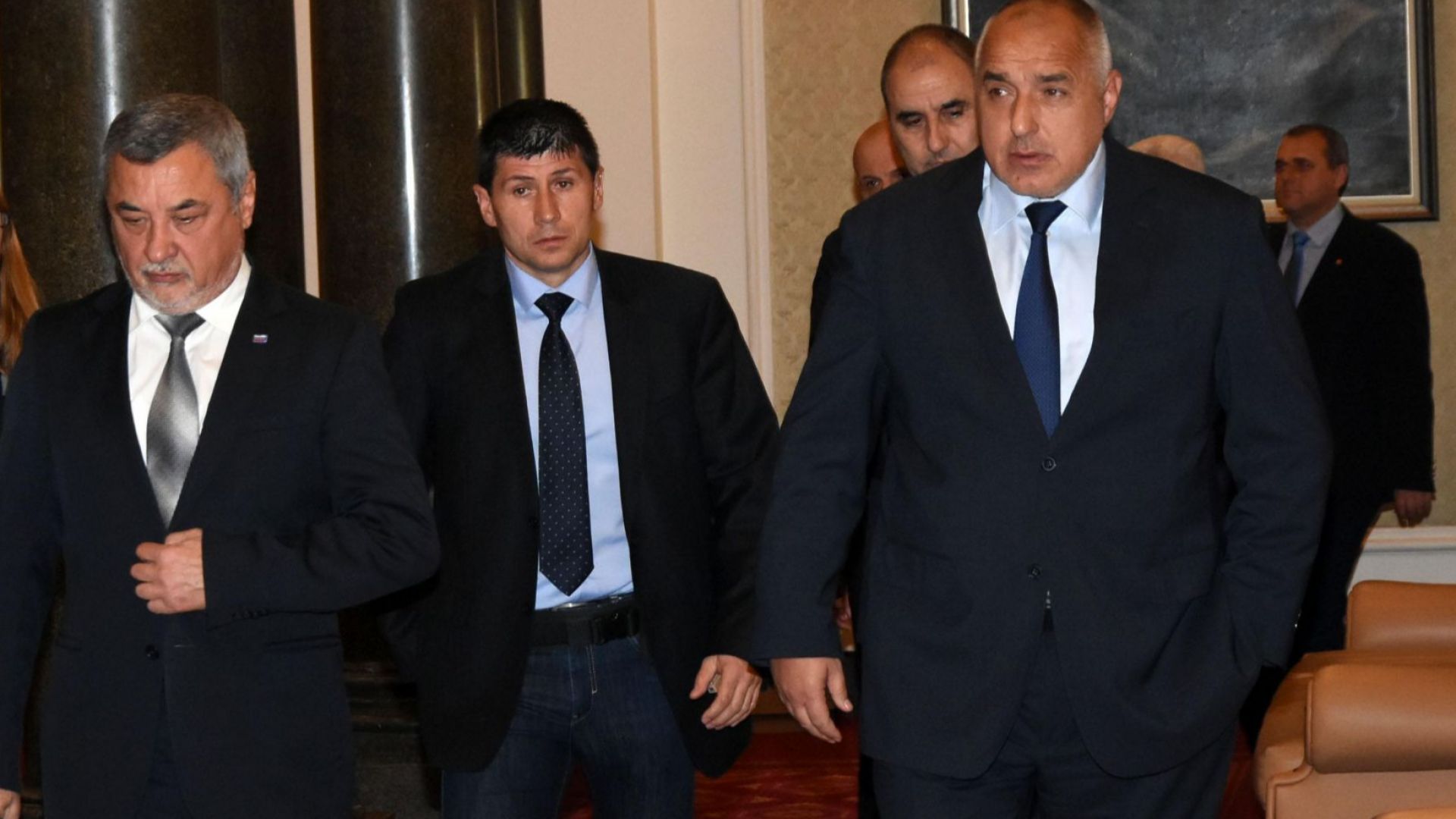 Първият въпрос след оттеглянето на Валери Симеонов от вицепремиерския пост