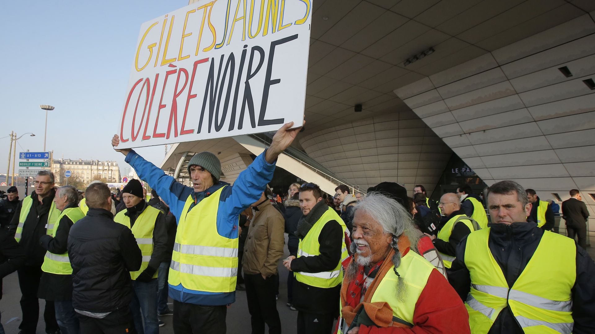 Ден след протестната мобилизация на жълтите жилетки срещу поскъпването на