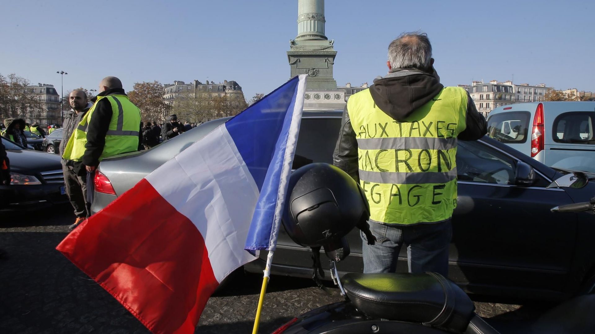 Протестите срещу скъпите горива във Франция ескалираха след като в