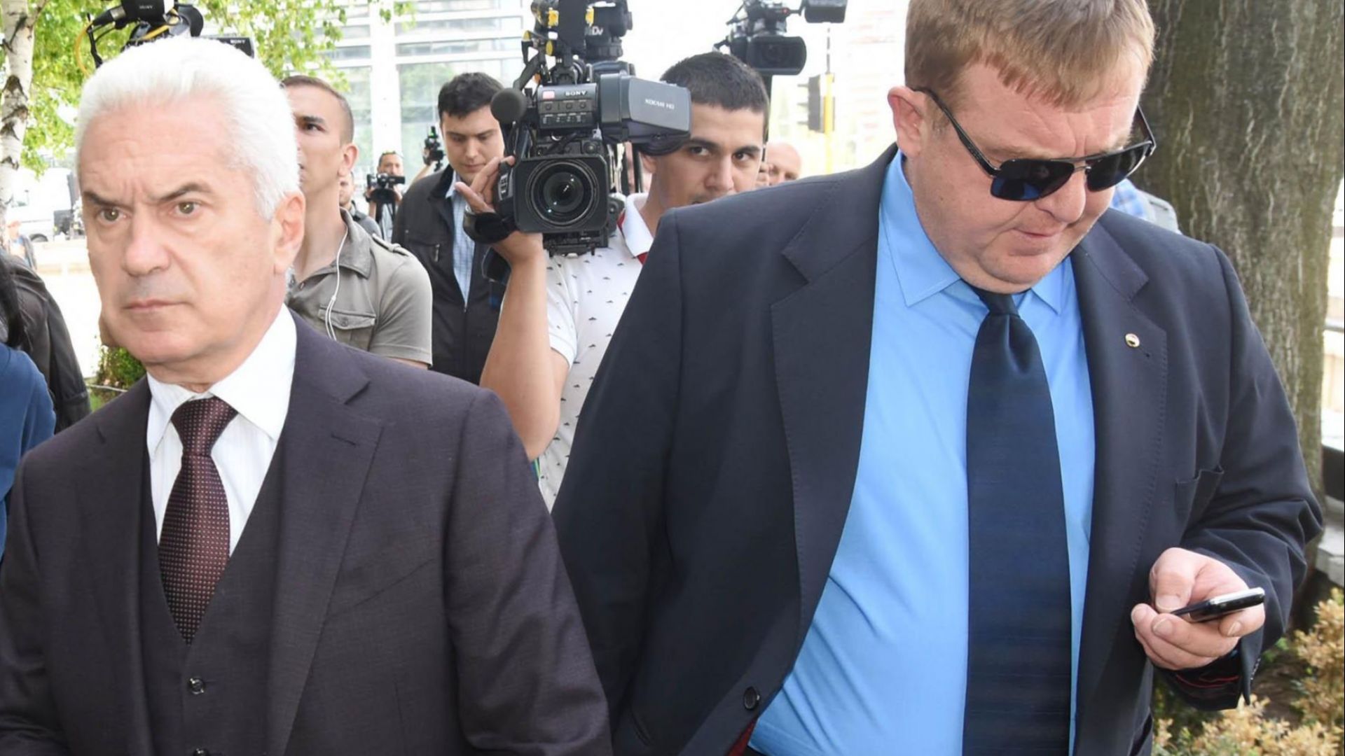 Волен Сидеров отправи предложение Красимир Каракачанов също да подаде